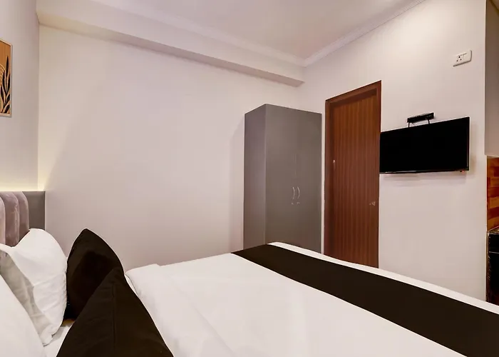 Hotel O Rangpuri Mahipalpur New Delhi